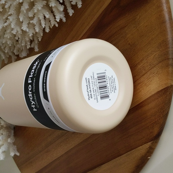 Hydro flask 🔥NWT🔥32 oz wide mouth reg cap. NEVER USED. Authentic!!!!! - Picture 3 of 12